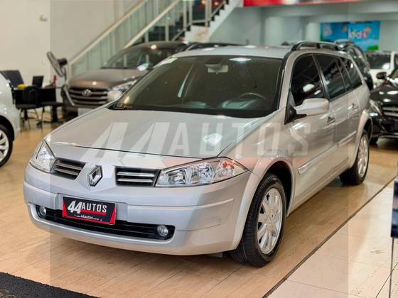 RENAULT MEGANE 1.6 DYNAMIQUE GRAND TOUR 16V FLEX 4P MANUAL RENAULT MEGANE 1.6 DYNAMIQUE GRAND TOUR 16V FLEX 4P MANUAL
